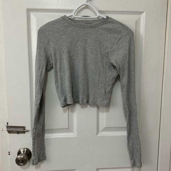 Aritzia TNA Ribbed Long Sleeve Waist Length Crop Top/Tee - Picture 1 of 3